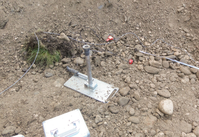 Seismische Impulsenergie durch ein "seismisches Gewehr". Foto: © Geo3 Seismische Impulsenergie durch ein "seismisches Gewehr". Foto: © Geo3